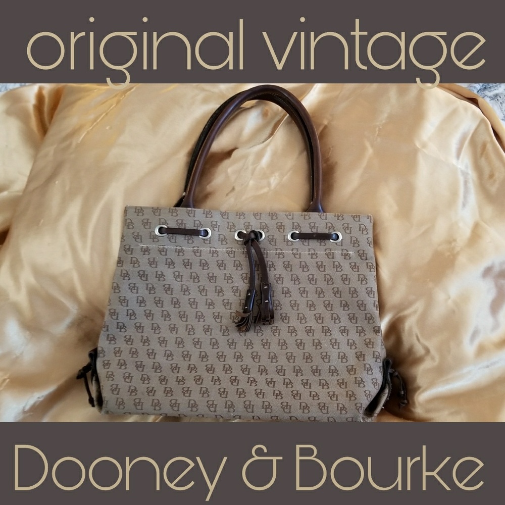 Great condition Dooney & Bourke